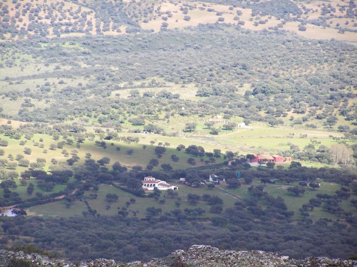 Casa Rural De La Finca Sierra Grande Hornachos Esterno foto