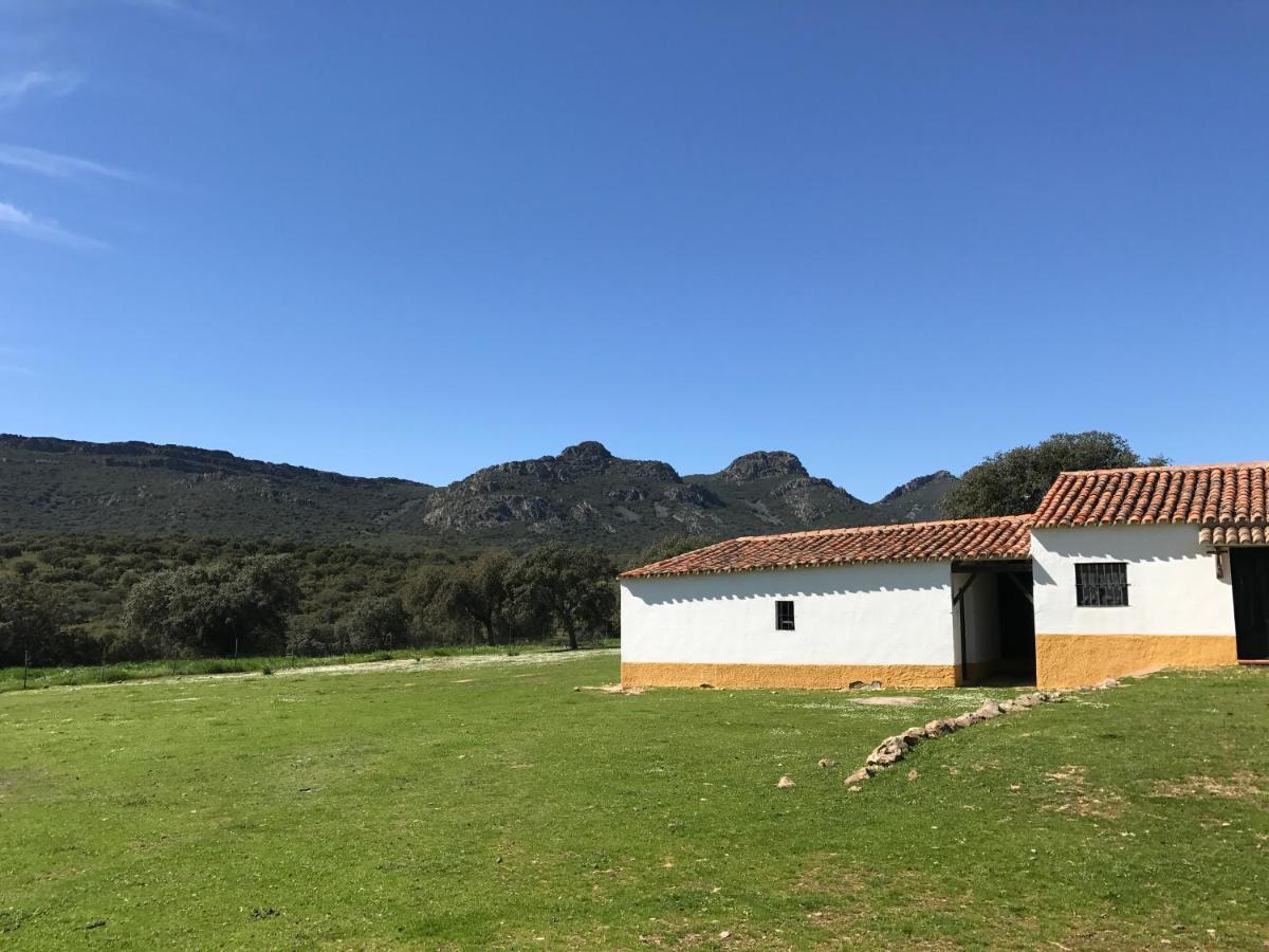 Casa Rural De La Finca Sierra Grande Hornachos Esterno foto